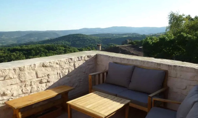 Soumont House | House with breathtaking views of Lake Salagou