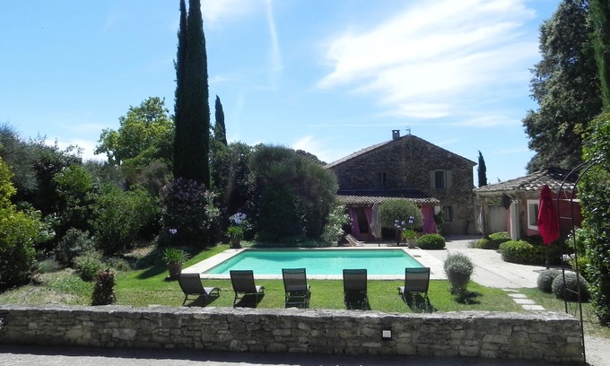 Valreas House | House with character in the middle of the vineyards with heated pool