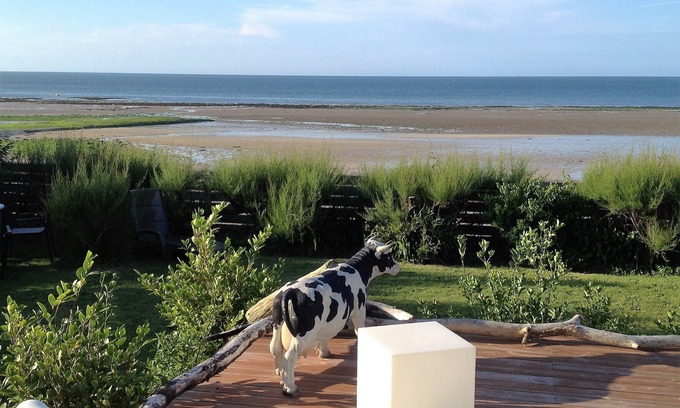 Saint-Regnobert-de-la-Cote-de-Nacre House | House with terraces and unobstructed view of the beach with direct access