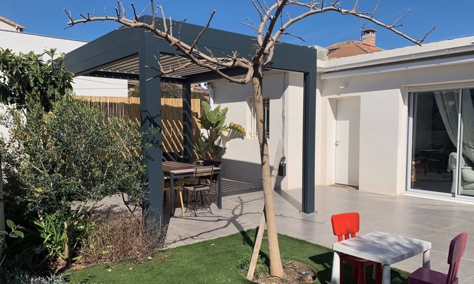 Vielle-Chapelle House | House with garden close to beaches.