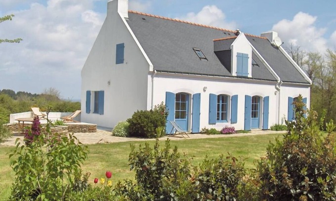 Locmaria House | House with garden spatieuses