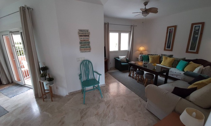 Puerto de la Duquesa House | House with large garden by the sea, barbecue, ideal for families.