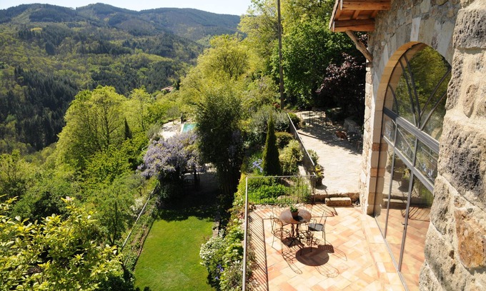 Lentilleres House | House with luxurious features in a breathtaking landscape