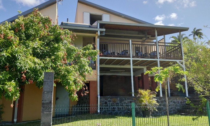 Sainte-Rose House | House with panoramic view of nature and ocean