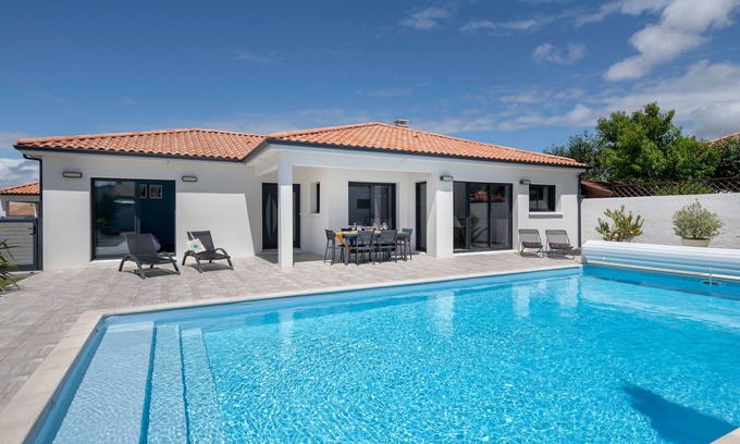 La Plaine-sur-Mer House | House with pool in La Plaine sur Mer