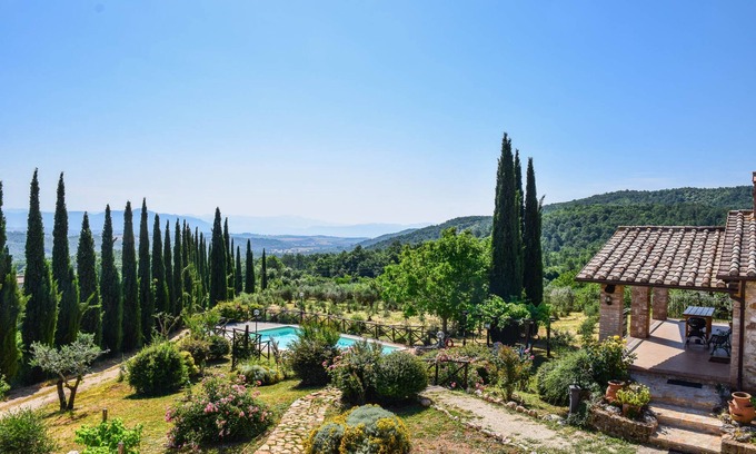 Avigliano Umbrio House | House with private pool/garden 5 km from village. Quiet street & panoramic views