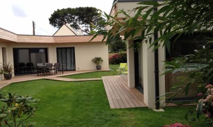 Pleumeur-Bodou House | House with private spa and sauna 200m from the beaches