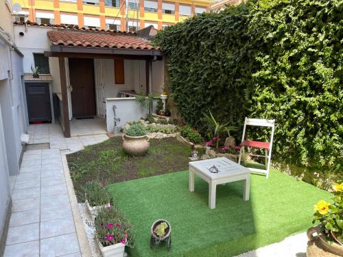 Prenestino-Centocelle Apartment | House with private garden
