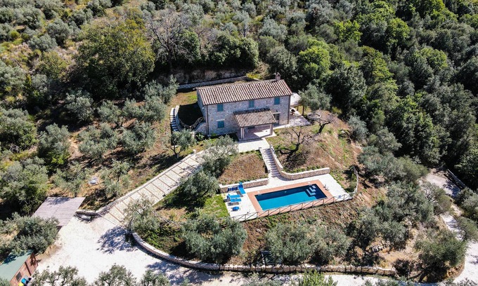 Montecchio House | House with private pool, air conditioning and stunning views!
