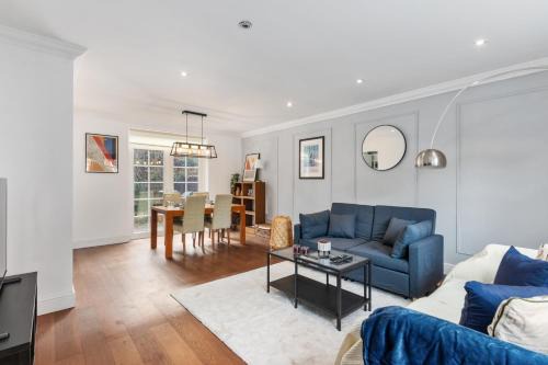 East Walworth Apartment | House with Private Parking close to Borough Market & Tower Bridge!