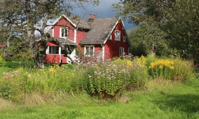 Växjö House | House with sauna near the lake with its own jetty, rowing boat and canoe