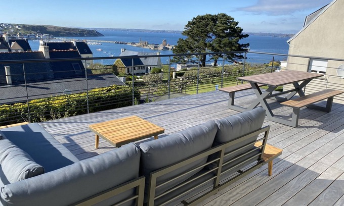 Camaret-sur-Mer House | House with sea view on the port of Camaret and the Vauban tower