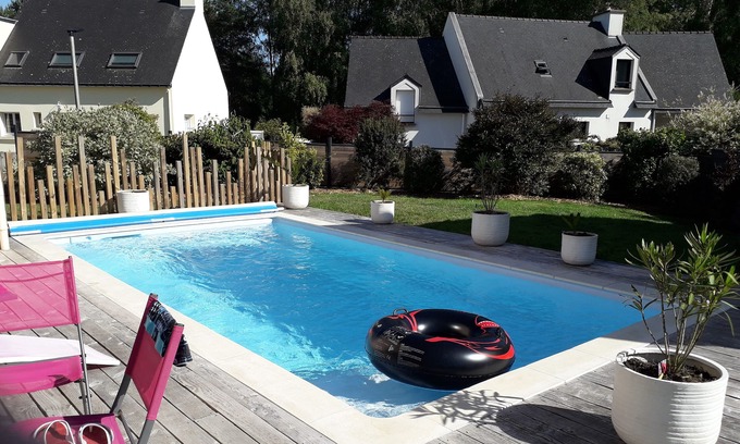 Gestel House | House with swimming pool, between land and sea