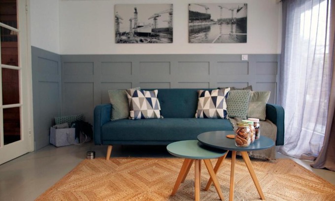 Amsterdam North Bed & Breakfast | Houseboat apartment with water terrace, free bikes & fast wifi