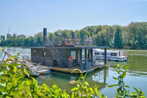 Vaux-sur-Seine House | HouseBoat - Une maison sur l'eau