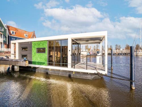 Volendam Boat Rental | Houseboat in Volendam by Ijsselmeer