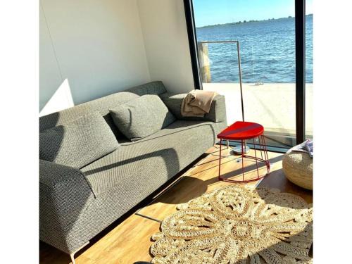 Offingawier Boat Rental | Houseboat Sneekermeer with Sun Deck, cleaning included