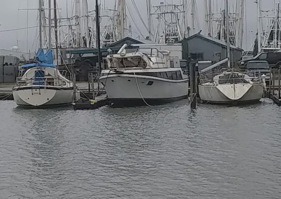 Galveston Boat Rental | HouseBoat Trawler 36 Mariner Carver