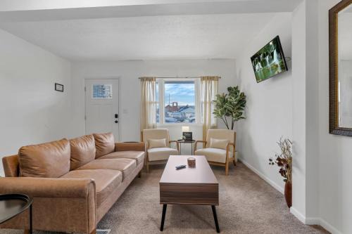 Columbus House | Housepitality - The Southside Ranch