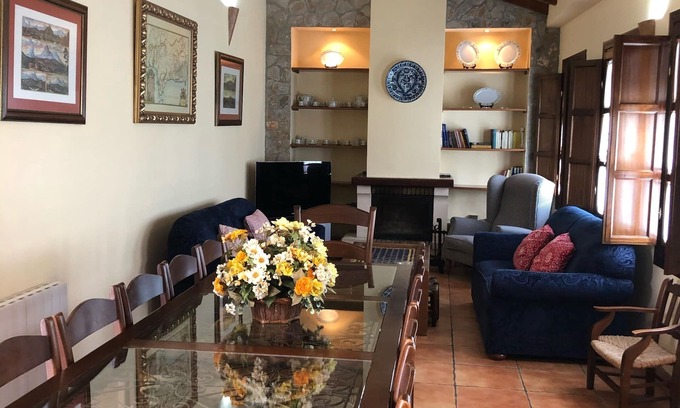 Zafarraya Cottage | Houses of Tita Elvira for 12 people