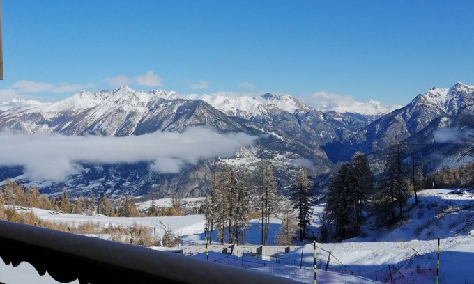 Risoul Apartment | Housing with breathtaking views of the valley close to shops and slopes