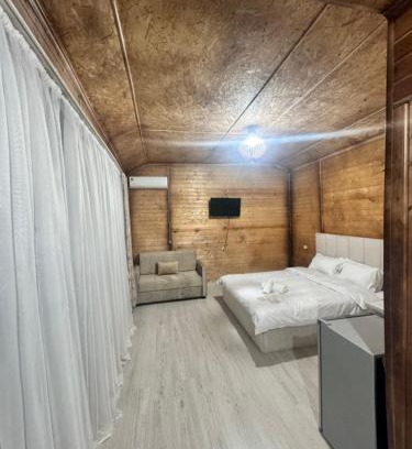Yerevan Apartment | Hovakimyans Hotel And Pool EVN