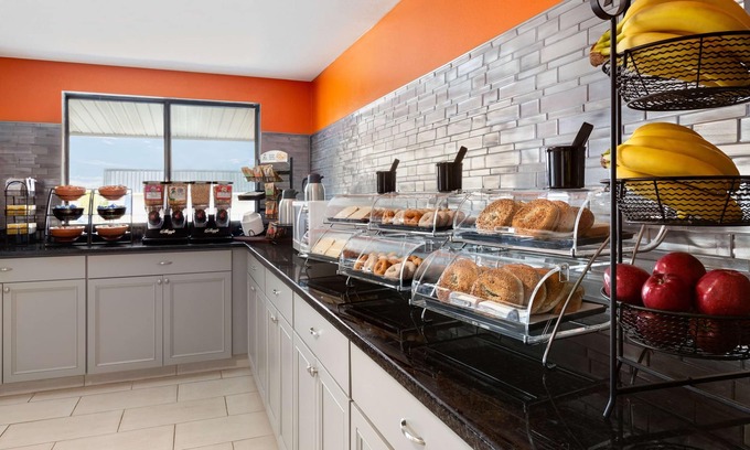 Harrisonburg Hotel | Howard Johnson by Wyndham Harrisonburg