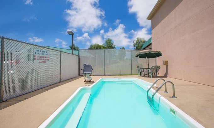 Beckley Hotel | Howard Johnson by Wyndham Beckley