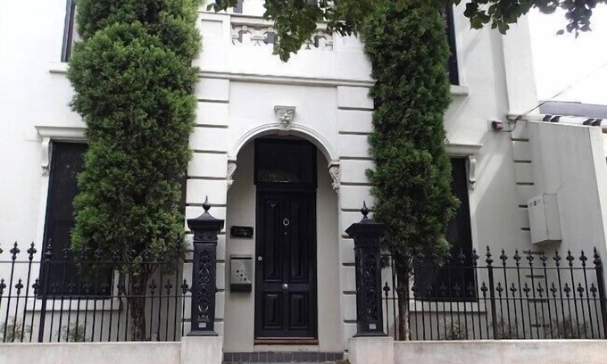 South Melbourne Apartment | Howe’s This! A Huge, 1st Class, Dress Circle Home