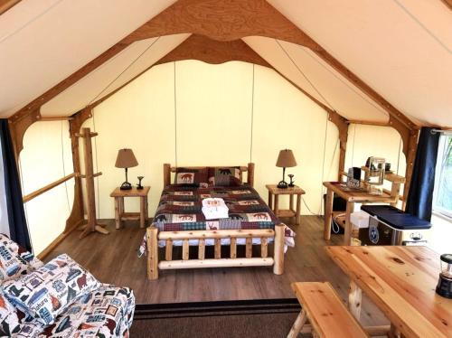 Seward House | Howling Wolf Resort
