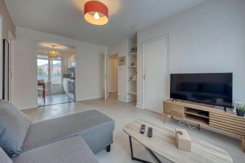Saint-Martin-d'Heres Apartment | #HQ Les Zenith Colors Spacious T4 at SMH
