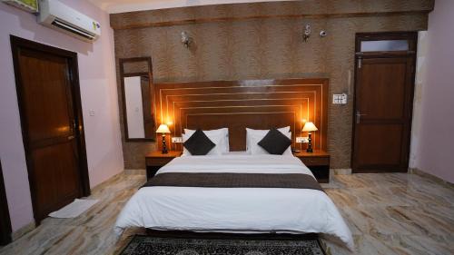 Ramnagar Hotel | HR DUKES DEN RESORT