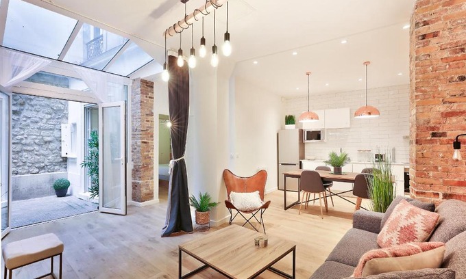 Quartier de la Monnaie Apartment | HR Quai Augustins - Notre Dame Paris