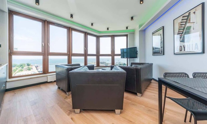 Srodmiescie Apartment | Hryniewickiego 6B | Elegant Apartment | Sea View