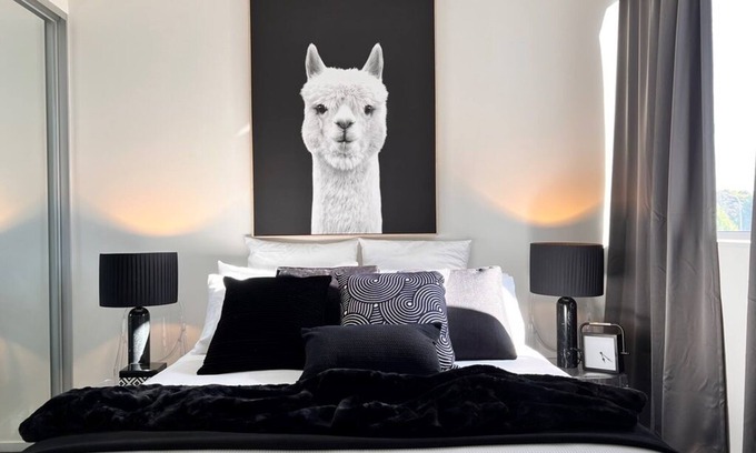 Campbell Apartment | https:/www.airbnb.com.au/multicalendar/774096226735245129