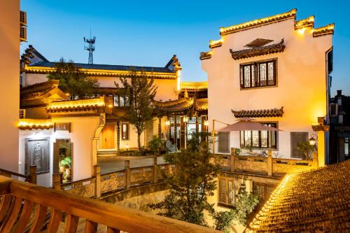 Huangshan House | Huazhushe Jirongshan Pavilion Cultural Theme B&B