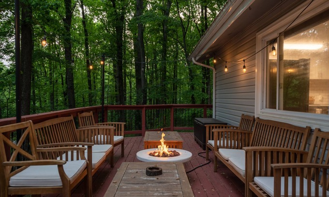Kabletown Cottage | 🛶 Huckleberry Hills 🛶 Lake Cottage w/ ✨King Beds✨Hot Tub✨Fast Wifi✨Firepit✨