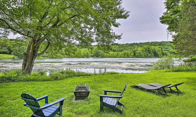 Clinton Corners House | Hudson Valley Home w/ Lake Views & Kayaks
