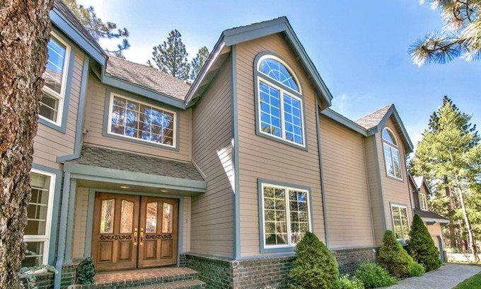 Montgomery Estates House | Huge 7BR/4.5BA - Hot Tub, Ping Pong/Pool Table, Street Fighter, Gas BBQ