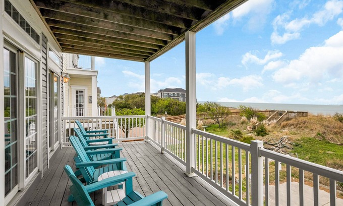 East Ocean View House | HUGE beach home with STUNNING views! Perfect for large families- 4 KING beds!