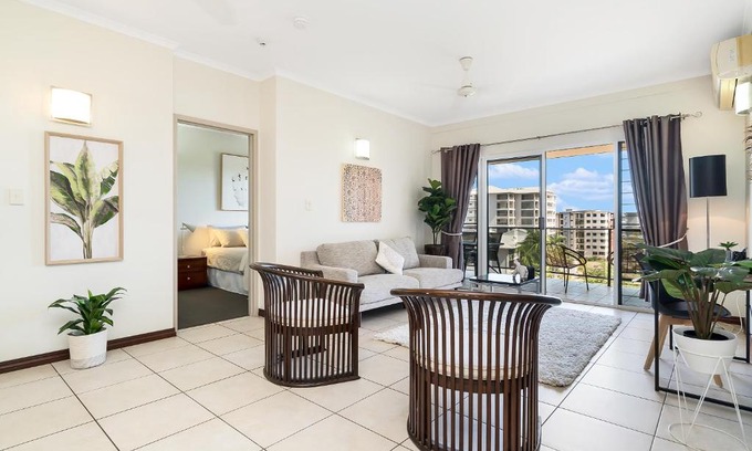 Darwin City Centre Apartment | Huge CBD Top Floor Apartment with Breath Taking Views!