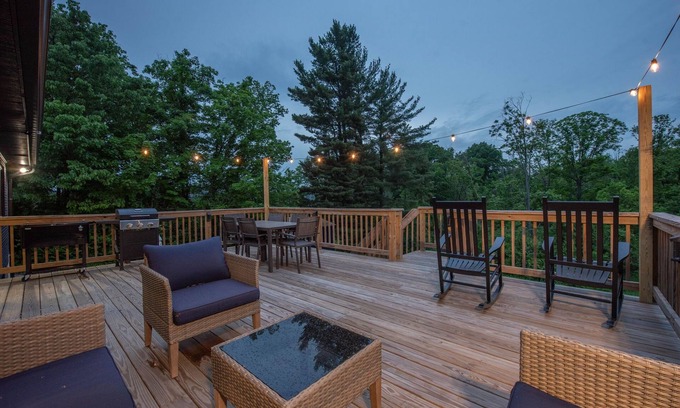 Mount Saint Joseph House | Huge Deck - Game Room - Grill - Family Friendly
