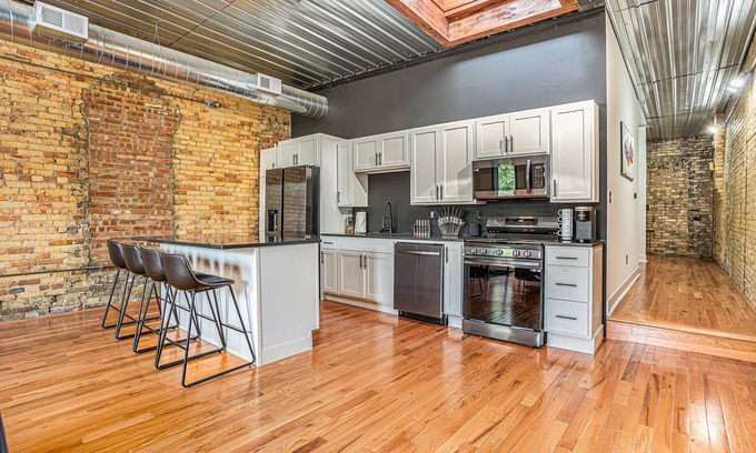 Heartside Condo | Huge Historic Condo downtown in the Heart of the city
