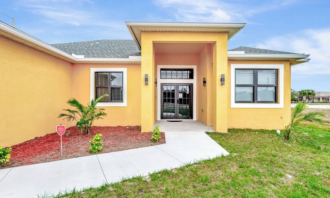 Westminister House | HUGE Home in Lehigh Acres Near RSW International Airport and JetBlue Park.