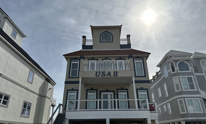 Fort Morgan House | Huge Hot Tub overlooking the Gulf! Rooftop deck and plenty of space for all!