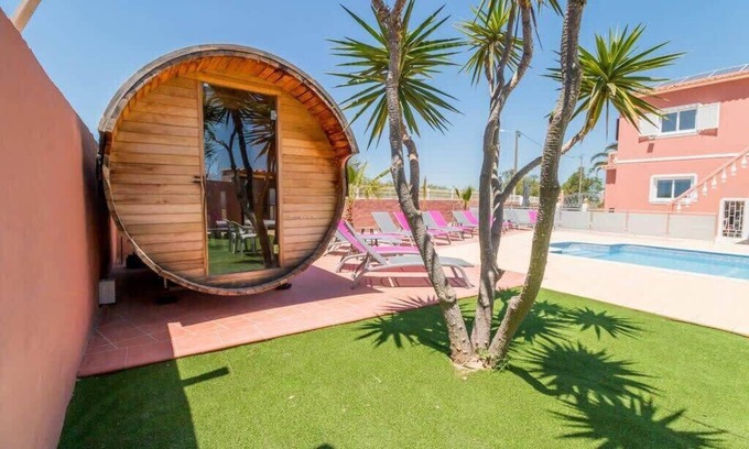 Armacao de Pera Villa | Huge house 7 bedroom sleeps 31! Heat/pool, Jacuzzi, Sauna, Pool table, T/Tennis