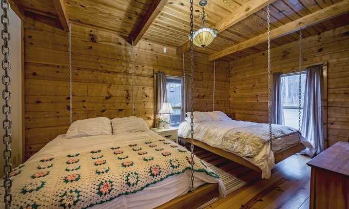 Mentone Cabin | Huge lakeside cabin ideal for large groups and families sleeps 12 comfortably