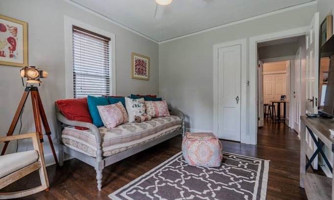 Piedmont Heights House | Huge one bedroom inlaw apartment near the Beltline
