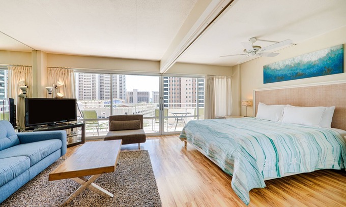 Waikiki Apartment | Huge Studio Unit with Lagoon View #730