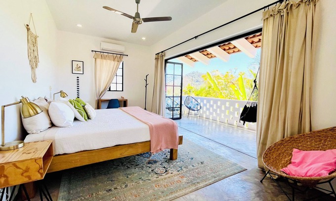 San Francisco Apartment | Huge Suite! King Bed, A/C, Saltwater Pool, Fast Wifi, Mountain Views -"Sol"
